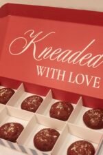 Red Velvet 8-Piece Box (Limited Edition) - Image 4