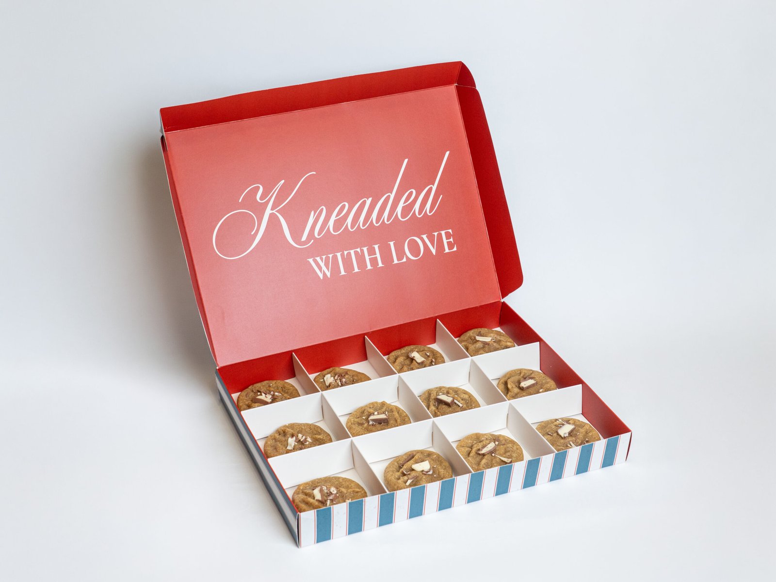 IMG_4845 (1) Kinder 12 pieces - Image 1